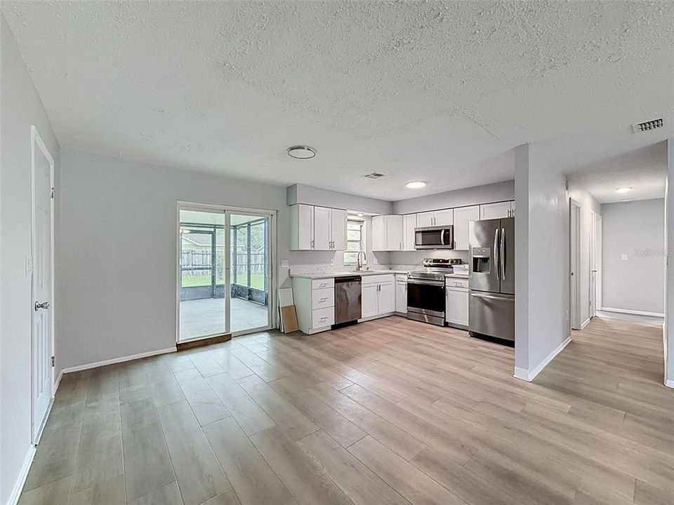 For Sale: $214,900 (3 beds, 1 baths, 1404 Square Feet)
