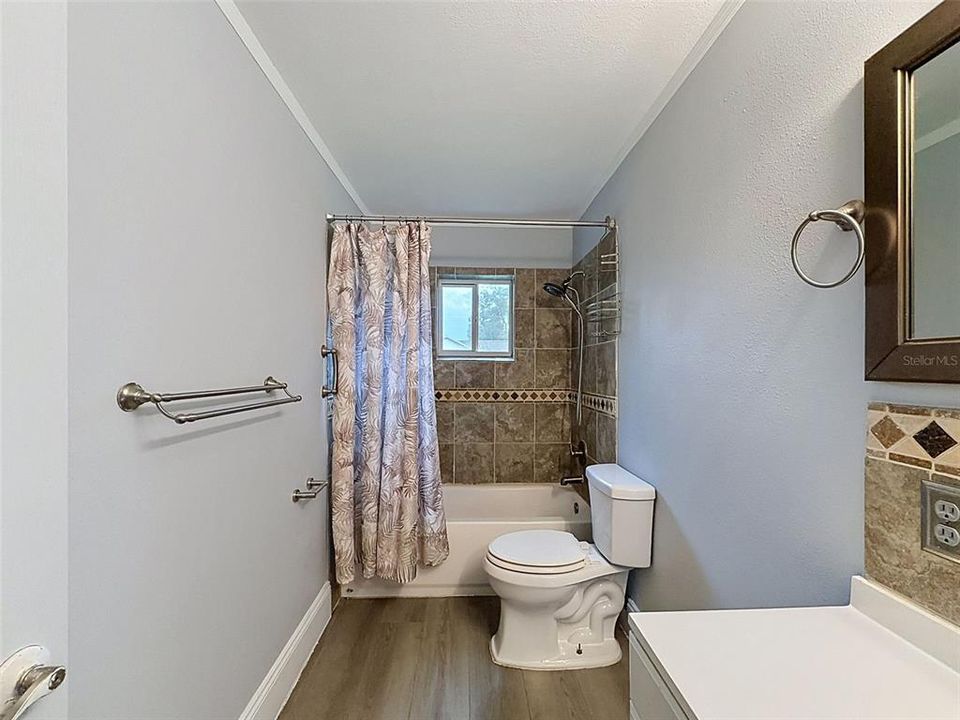 For Sale: $214,900 (3 beds, 1 baths, 1404 Square Feet)