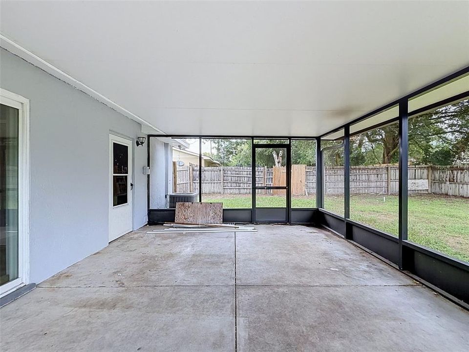 For Sale: $214,900 (3 beds, 1 baths, 1404 Square Feet)