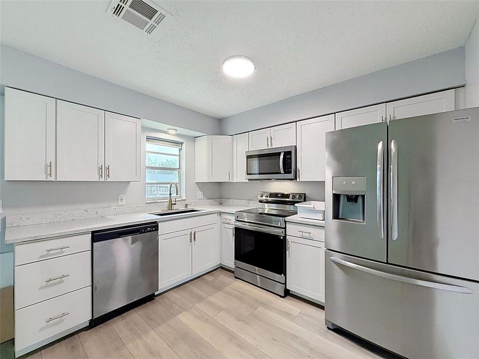 For Sale: $214,900 (3 beds, 1 baths, 1404 Square Feet)
