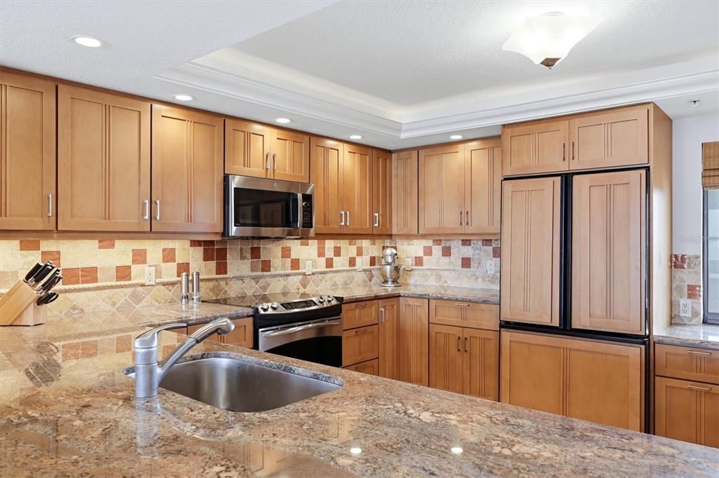 For Sale: $1,200,000 (2 beds, 2 baths, 1398 Square Feet)