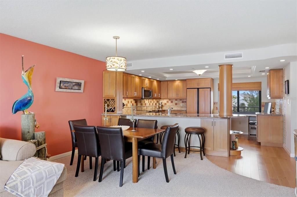 For Sale: $1,200,000 (2 beds, 2 baths, 1398 Square Feet)