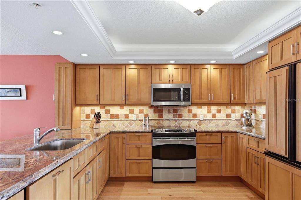 For Sale: $1,200,000 (2 beds, 2 baths, 1398 Square Feet)
