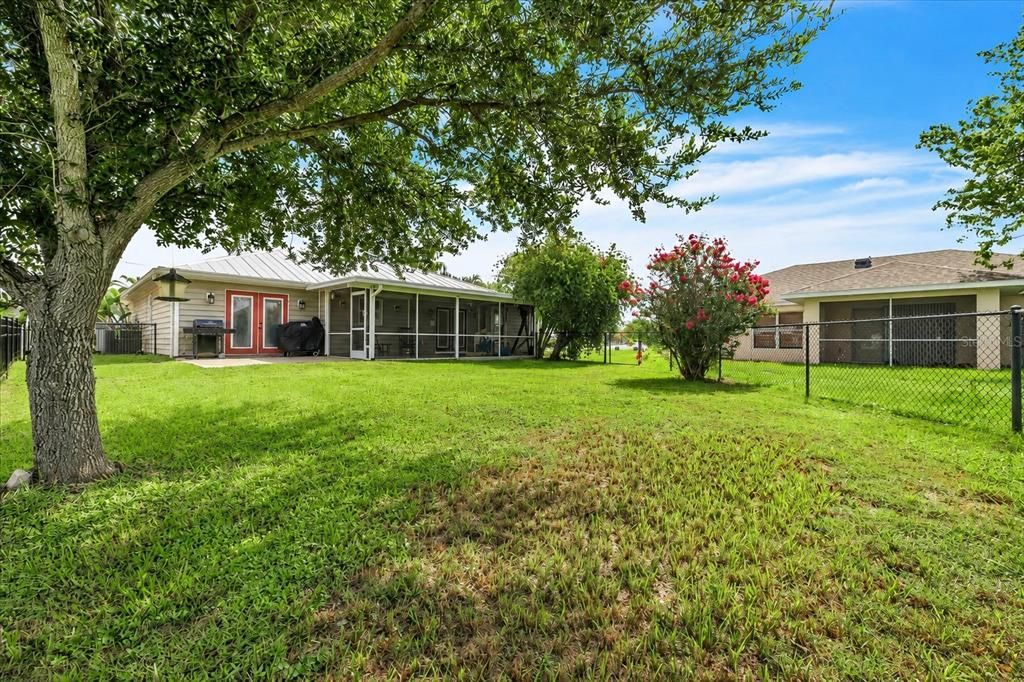 Activo con contrato: $269,000 (4 camas, 2 baños, 1431 Pies cuadrados)