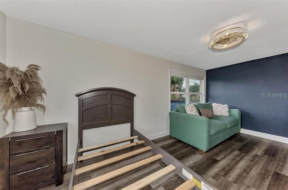 For Rent: $1,600 (2 beds, 1 baths, 800 Square Feet)
