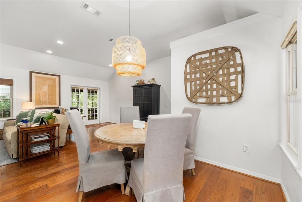 For Sale: $320,000 (3 beds, 2 baths, 1317 Square Feet)