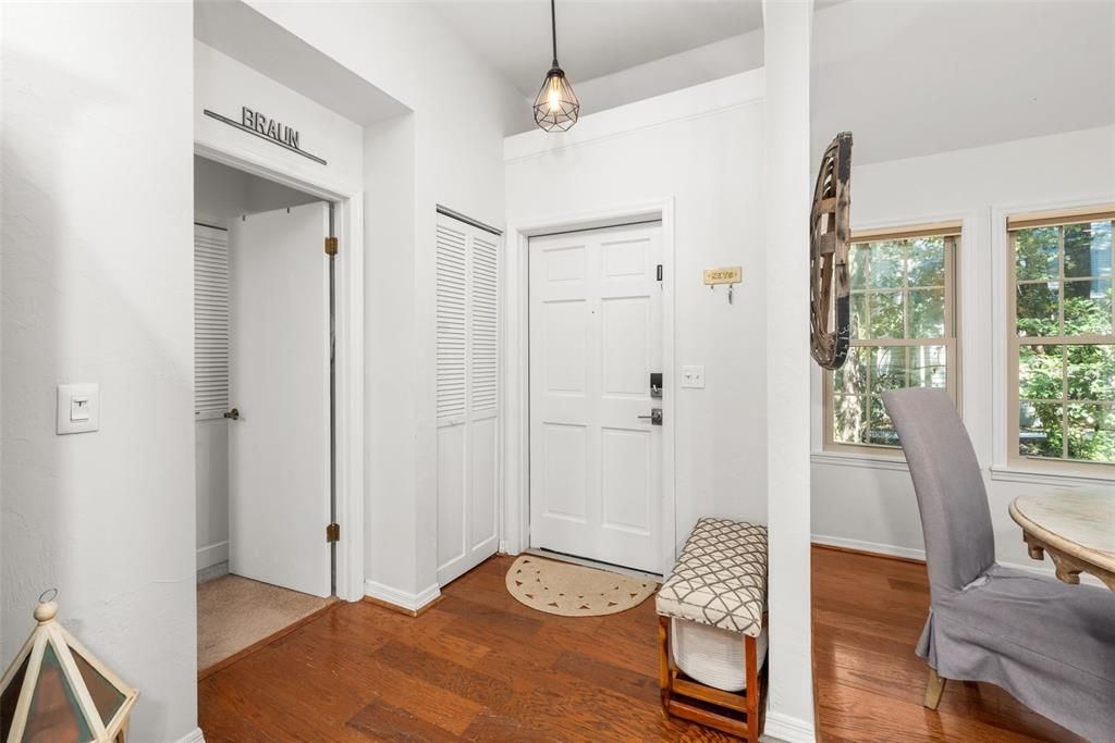 For Sale: $320,000 (3 beds, 2 baths, 1317 Square Feet)