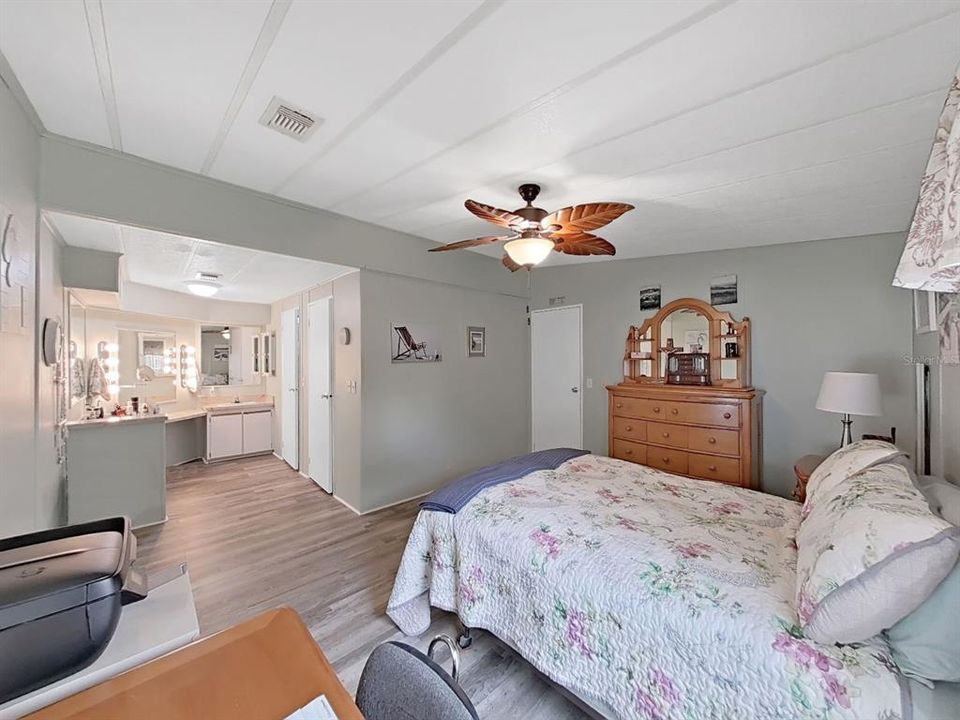 For Sale: $198,000 (2 beds, 2 baths, 1440 Square Feet)