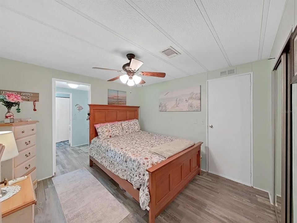 For Sale: $198,000 (2 beds, 2 baths, 1440 Square Feet)