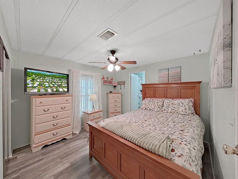 For Sale: $198,000 (2 beds, 2 baths, 1440 Square Feet)
