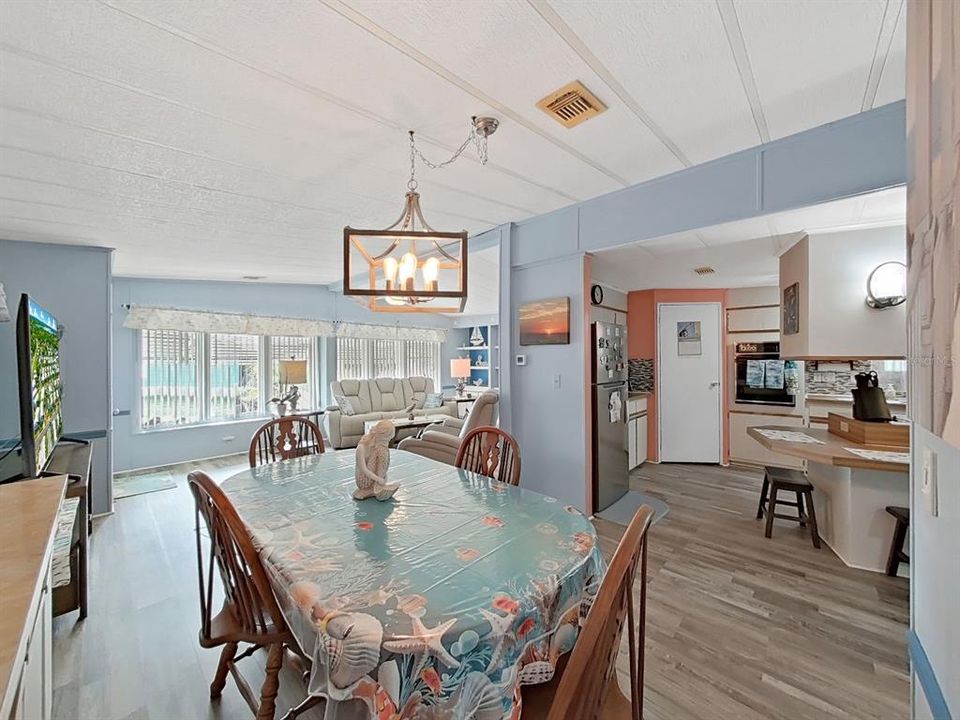For Sale: $198,000 (2 beds, 2 baths, 1440 Square Feet)