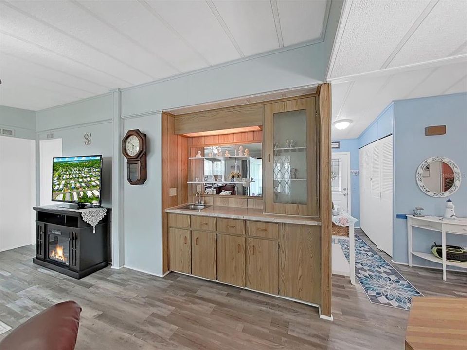 For Sale: $198,000 (2 beds, 2 baths, 1440 Square Feet)