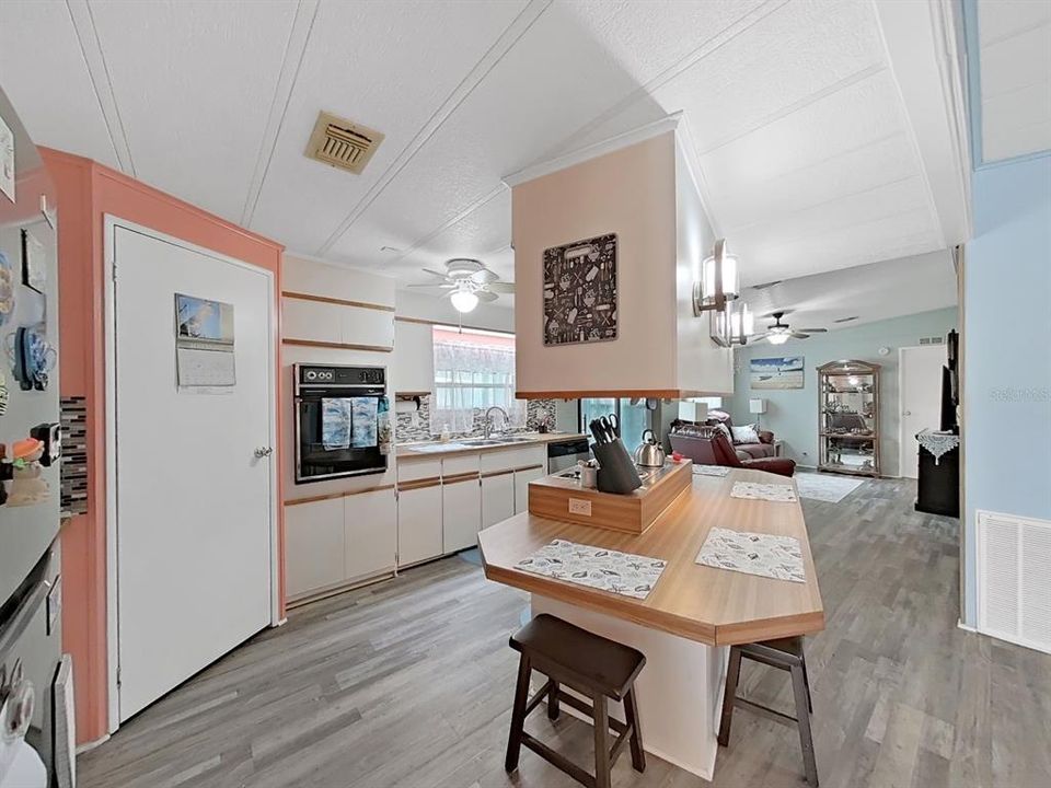 For Sale: $198,000 (2 beds, 2 baths, 1440 Square Feet)