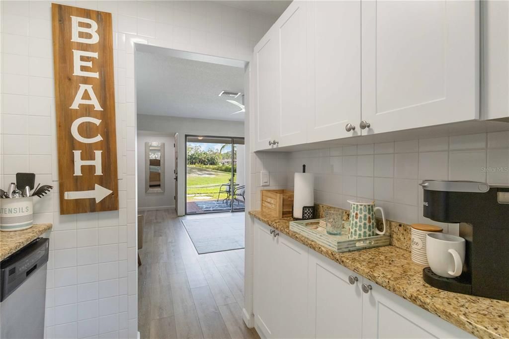 Active With Contract: $1,650 (1 beds, 1 baths, 428 Square Feet)