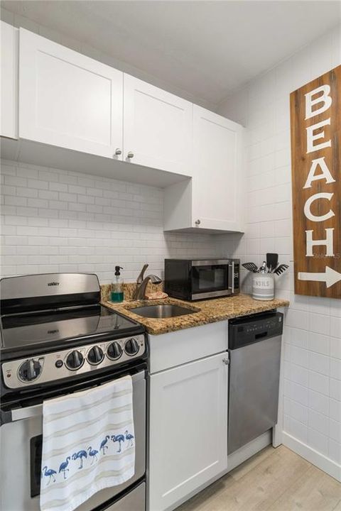 Active With Contract: $1,650 (1 beds, 1 baths, 428 Square Feet)