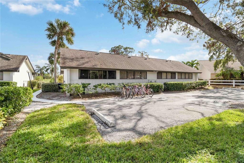 Active With Contract: $1,650 (1 beds, 1 baths, 428 Square Feet)