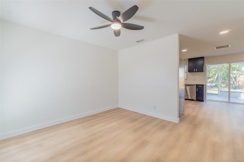 На продажу: $249,500 (3 спален, 1 ванн, 1032 Квадратных фут)