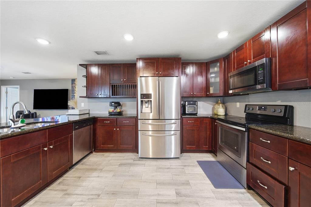 Activo con contrato: $345,000 (4 camas, 2 baños, 1472 Pies cuadrados)