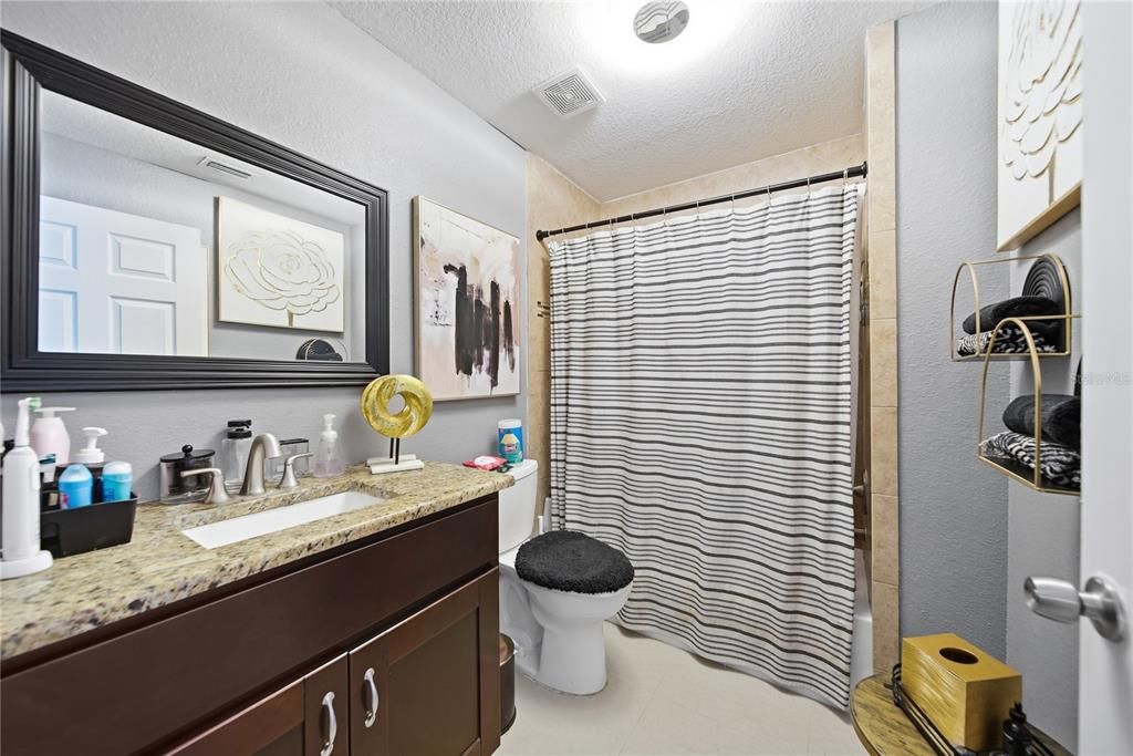 Activo con contrato: $345,000 (4 camas, 2 baños, 1472 Pies cuadrados)