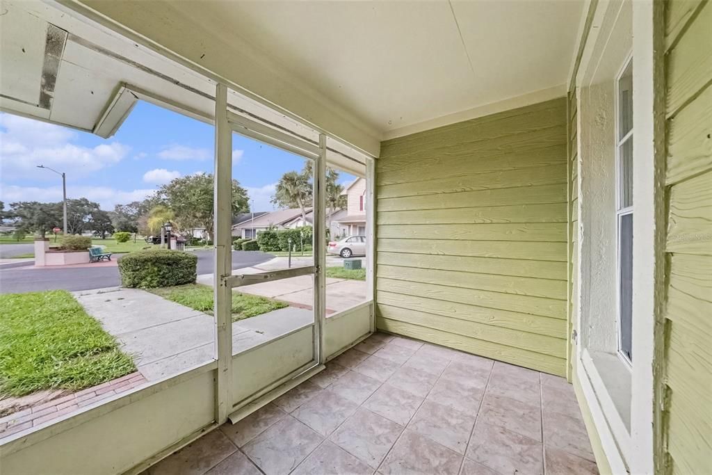 На продажу: $325,000 (2 спален, 2 ванн, 1154 Квадратных фут)