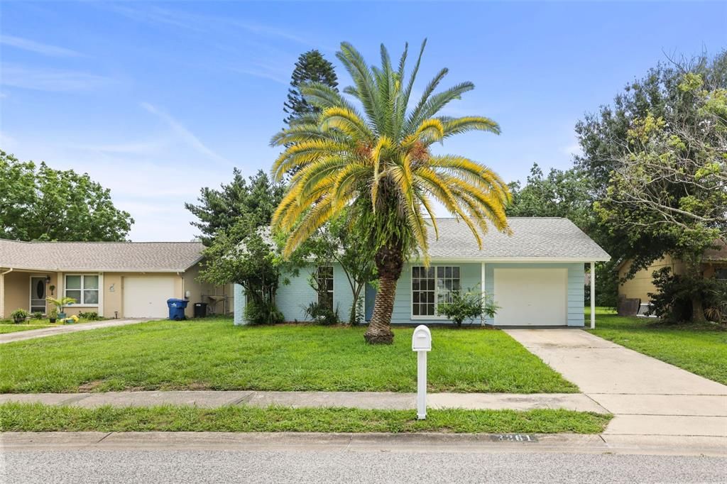 For Sale: $249,000 (2 beds, 1 baths, 806 Square Feet)