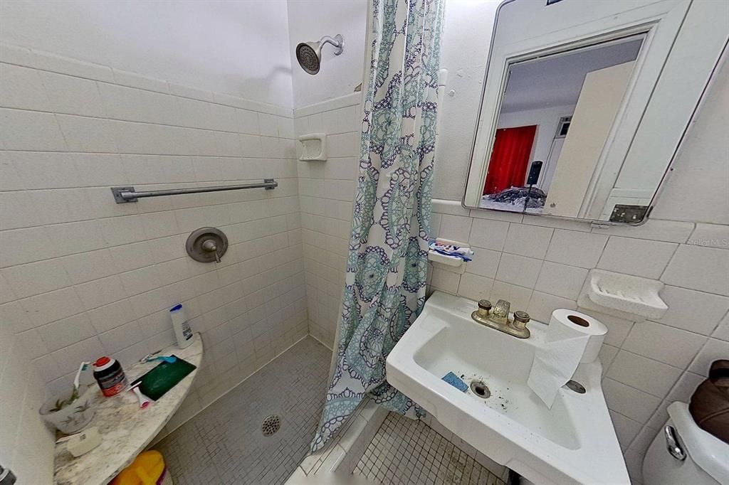 Activo con contrato: $319,000 (3 camas, 2 baños, 1474 Pies cuadrados)