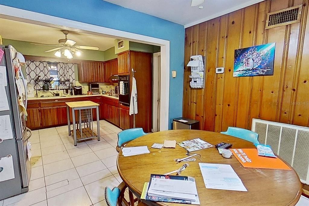 Activo con contrato: $319,000 (3 camas, 2 baños, 1474 Pies cuadrados)