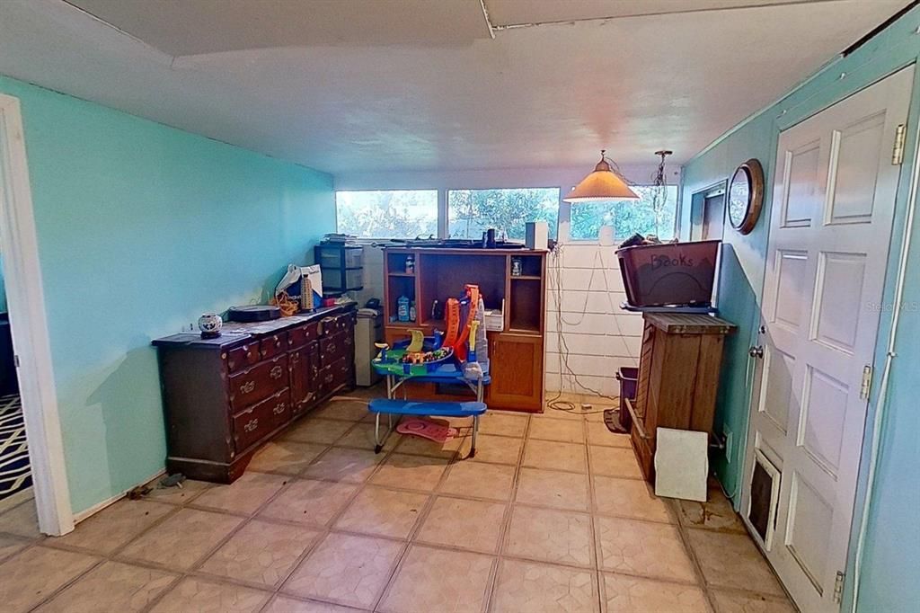Activo con contrato: $319,000 (3 camas, 2 baños, 1474 Pies cuadrados)