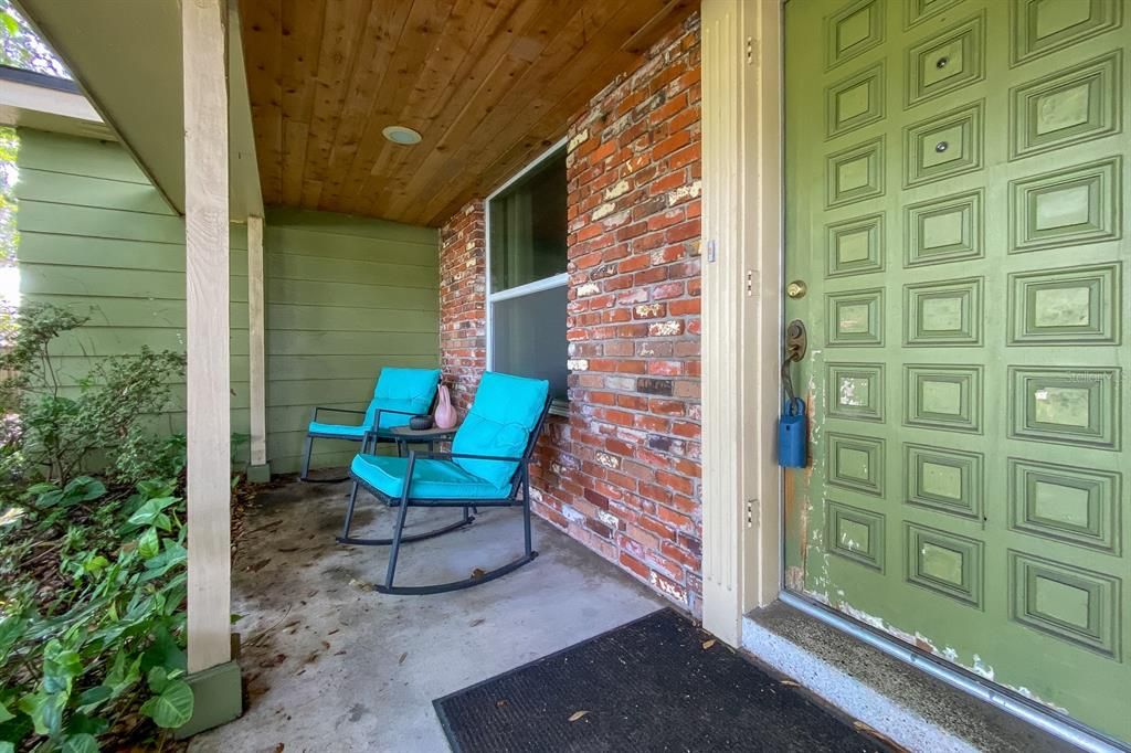 Activo con contrato: $319,000 (3 camas, 2 baños, 1474 Pies cuadrados)