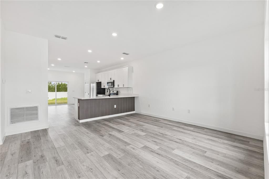 En Venta: $513,990 (6 camas, 0 baños, 2832 Pies cuadrados)
