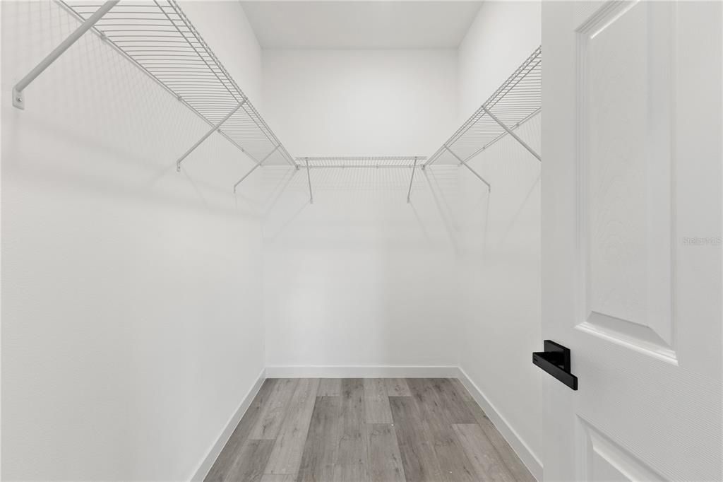En Venta: $513,990 (6 camas, 0 baños, 2832 Pies cuadrados)