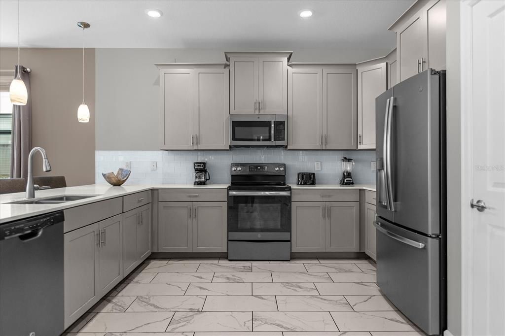 For Sale: $898,000 (9 beds, 5 baths, 4289 Square Feet)
