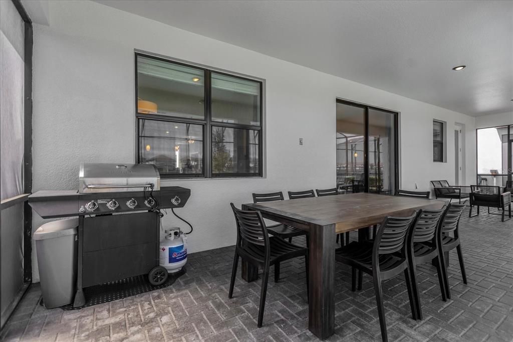 For Sale: $898,000 (9 beds, 5 baths, 4289 Square Feet)
