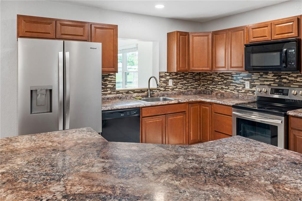 For Rent: $2,550 (3 beds, 2 baths, 1814 Square Feet)