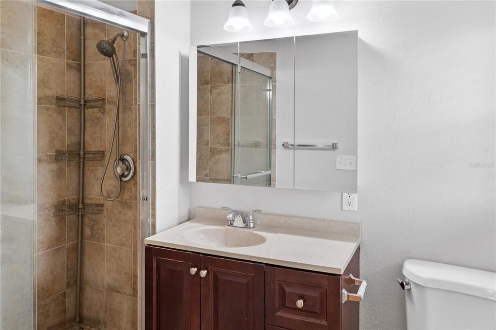 For Rent: $2,550 (3 beds, 2 baths, 1814 Square Feet)