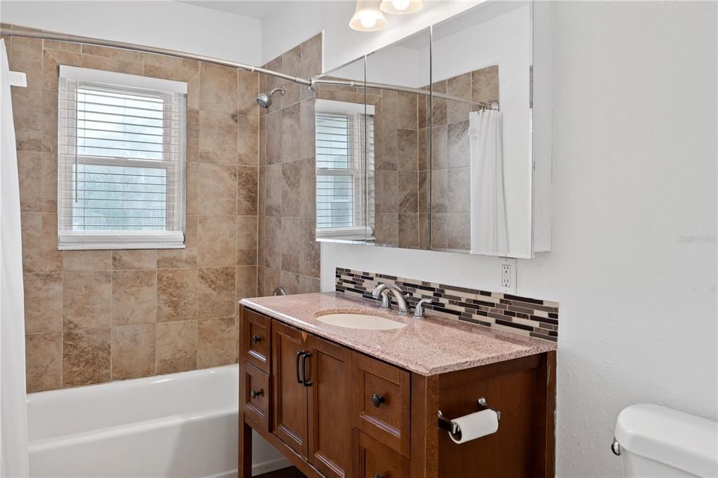 For Rent: $2,550 (3 beds, 2 baths, 1814 Square Feet)