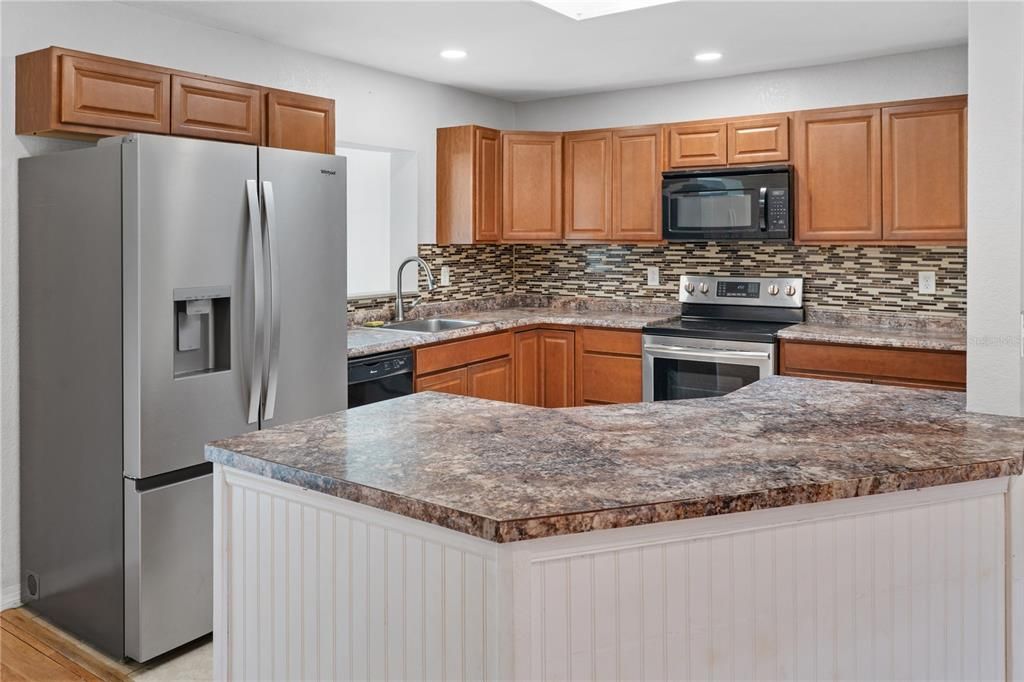 For Rent: $2,550 (3 beds, 2 baths, 1814 Square Feet)