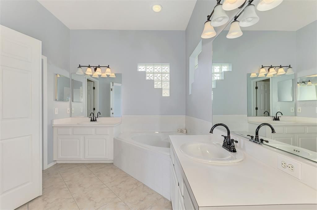 For Sale: $475,000 (4 beds, 2 baths, 2222 Square Feet)