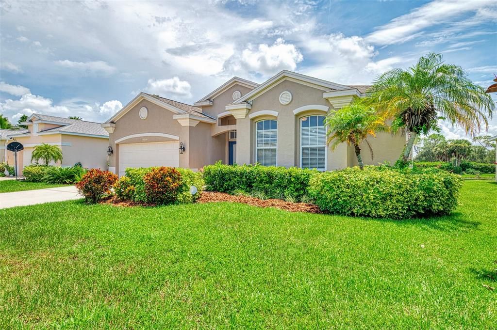 For Sale: $475,000 (4 beds, 2 baths, 2222 Square Feet)