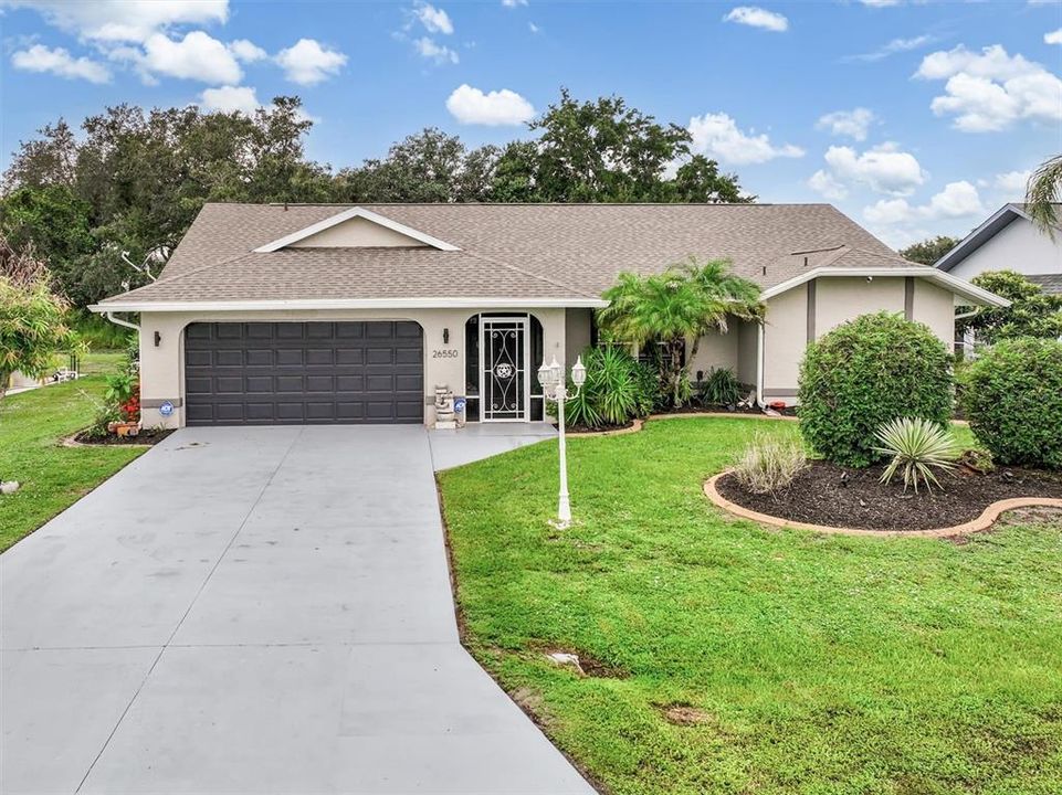 For Sale: $415,000 (3 beds, 2 baths, 1972 Square Feet)
