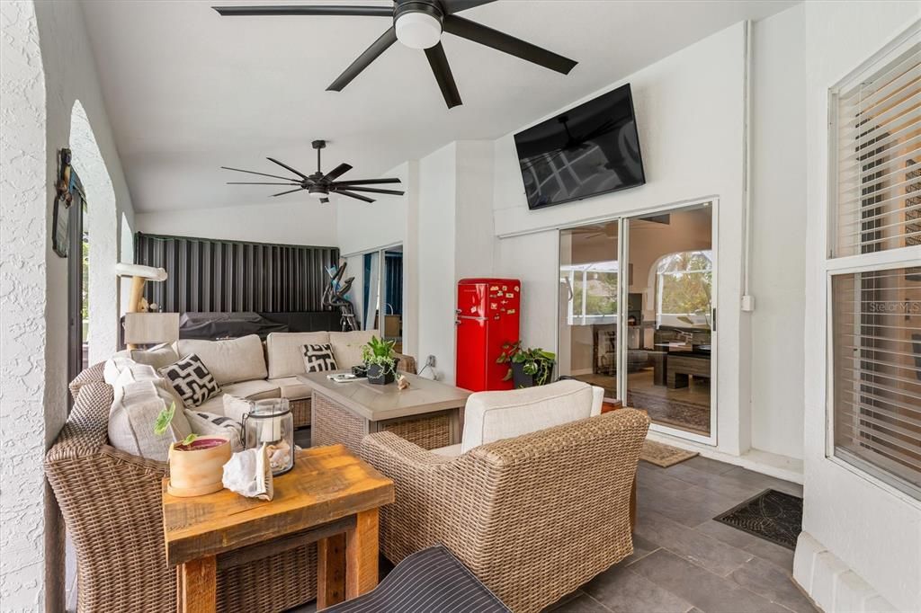 For Sale: $415,000 (3 beds, 2 baths, 1972 Square Feet)