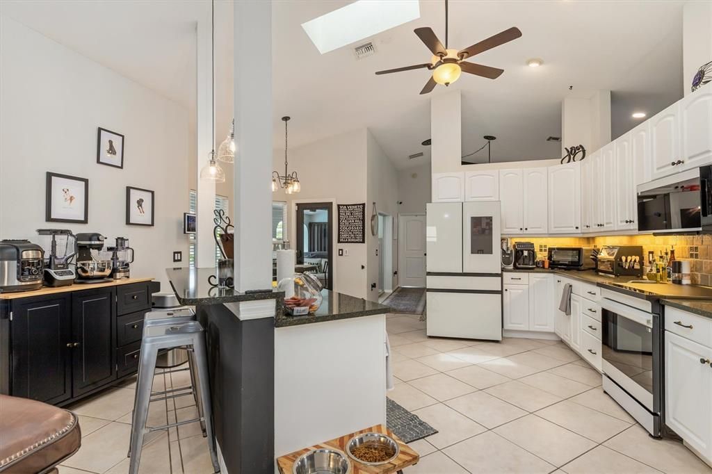 For Sale: $415,000 (3 beds, 2 baths, 1972 Square Feet)