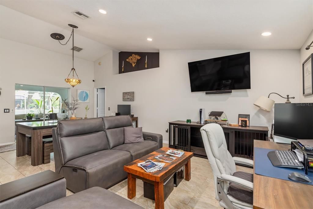 For Sale: $415,000 (3 beds, 2 baths, 1972 Square Feet)