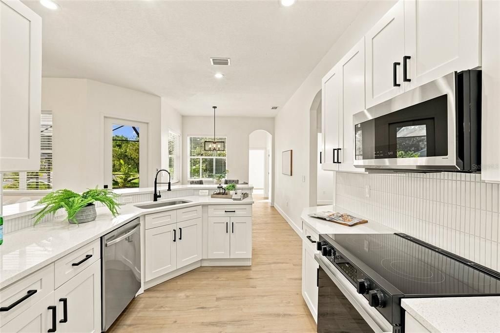 Active With Contract: $529,999 (4 beds, 3 baths, 1947 Square Feet)