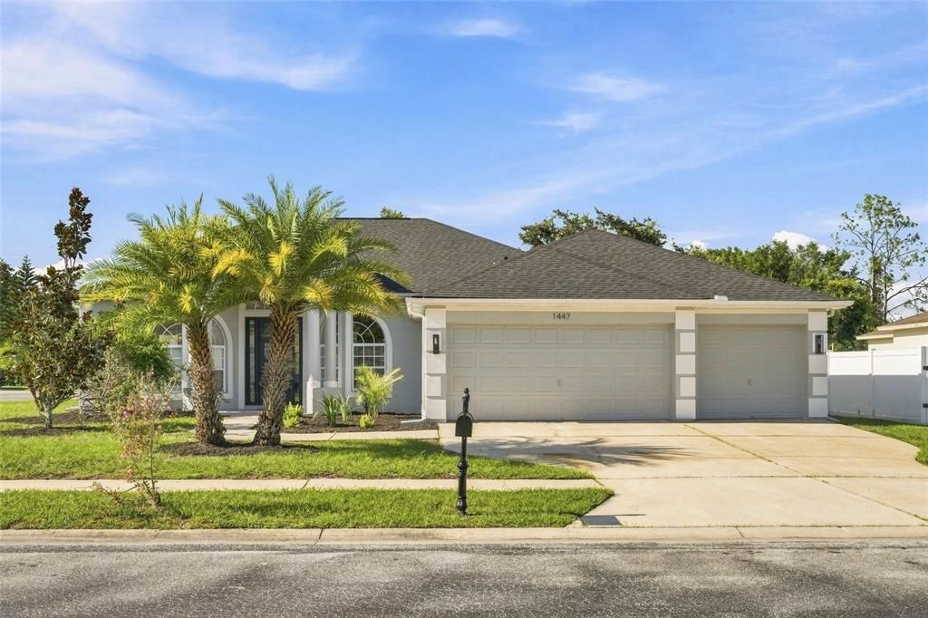 Active With Contract: $529,999 (4 beds, 3 baths, 1947 Square Feet)