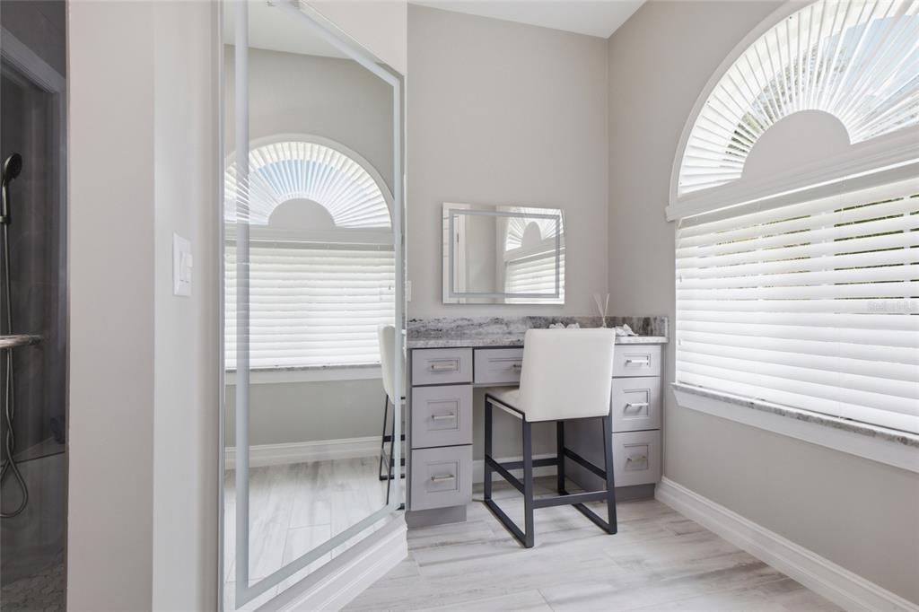 For Sale: $469,999 (3 beds, 2 baths, 1921 Square Feet)