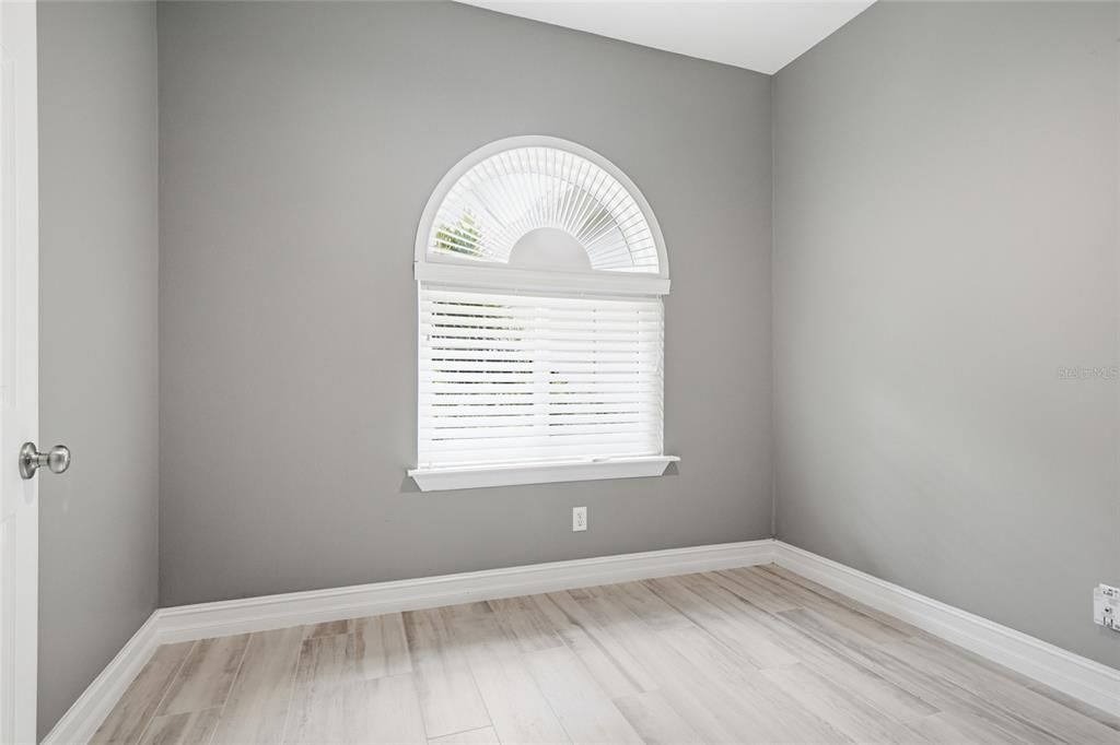 For Sale: $469,999 (3 beds, 2 baths, 1921 Square Feet)