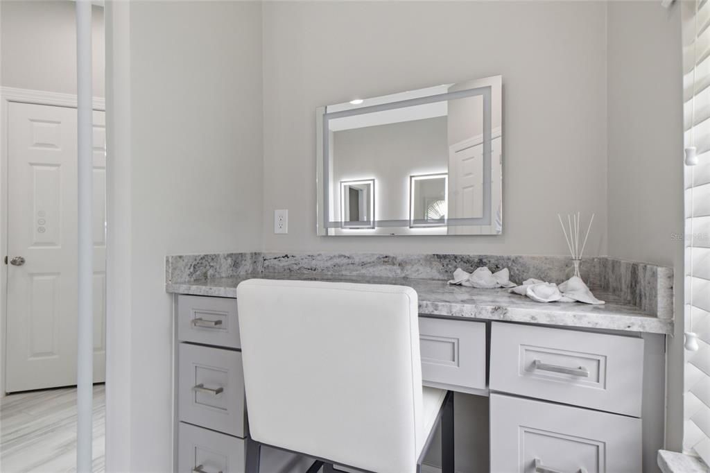 For Sale: $469,999 (3 beds, 2 baths, 1921 Square Feet)