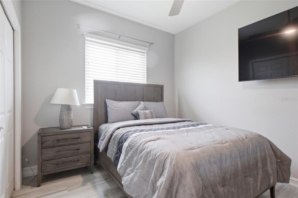 For Sale: $469,999 (3 beds, 2 baths, 1921 Square Feet)
