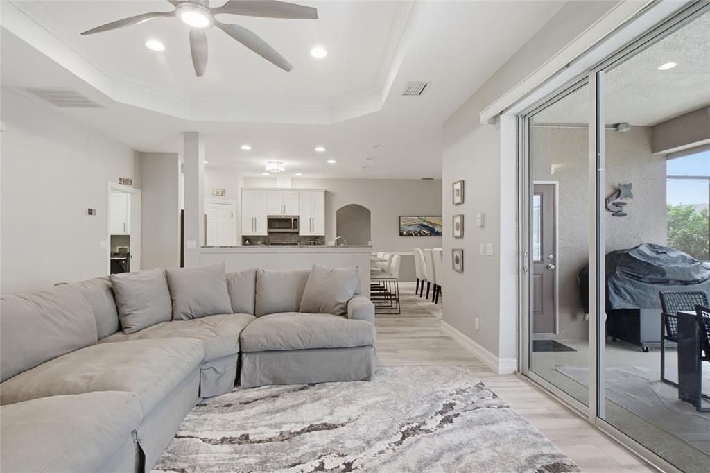 For Sale: $469,999 (3 beds, 2 baths, 1921 Square Feet)
